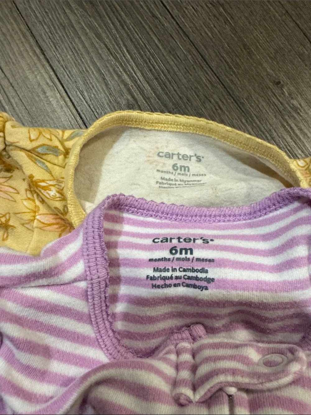 Bundle of 2 Carter's Baby Girl One-Piece Footed Zip Up Sleepers. 6 month. GUC!💕